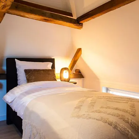 Hofje Sint Jan Bed & Breakfast