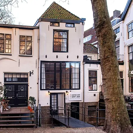 Hofje Sint Jan Bed & Breakfast Gouda